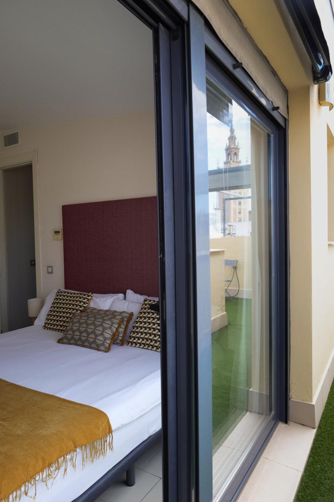 Guzman El Bueno Suites Seville Luaran gambar