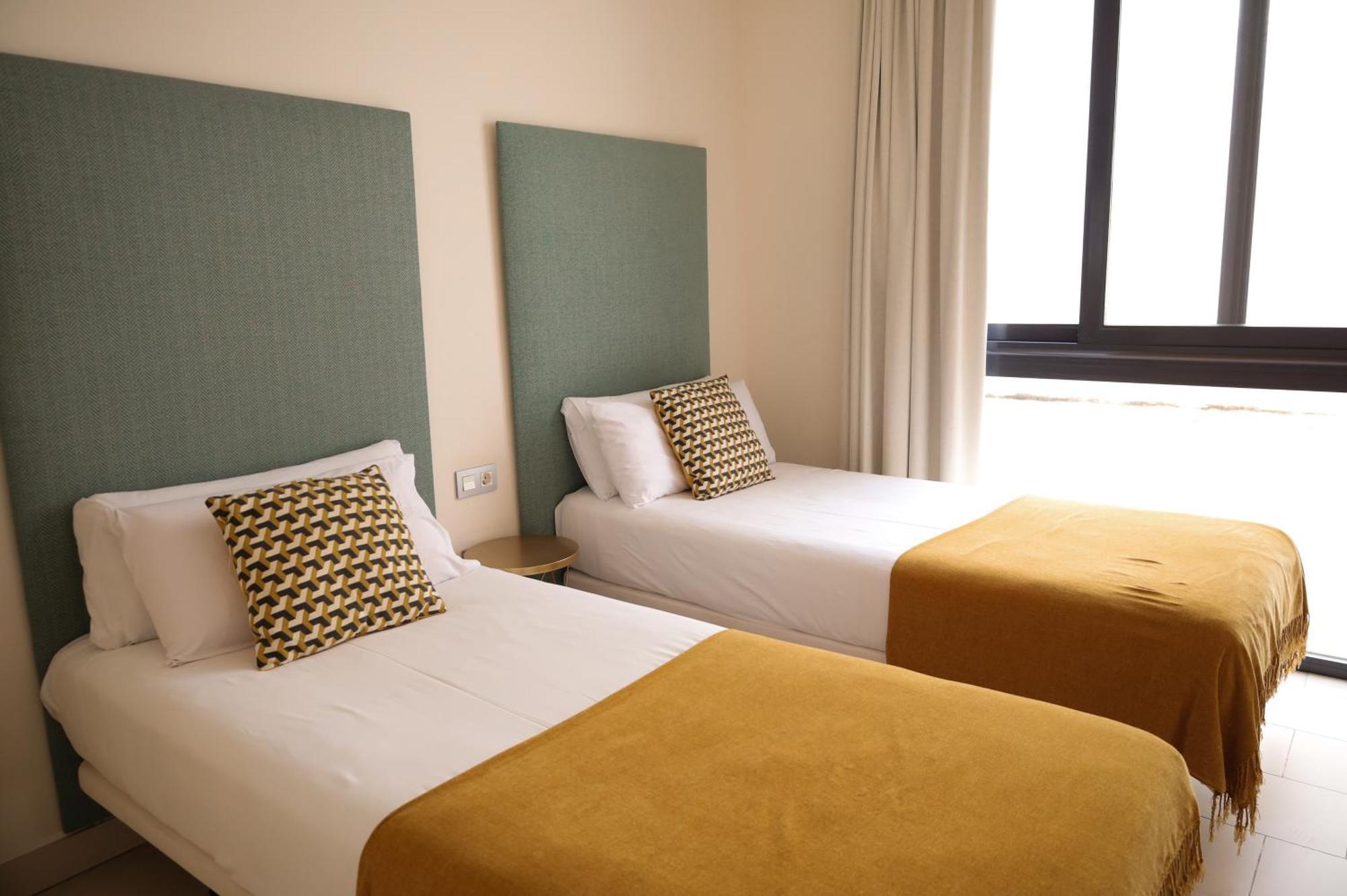 Guzman El Bueno Suites Seville Luaran gambar