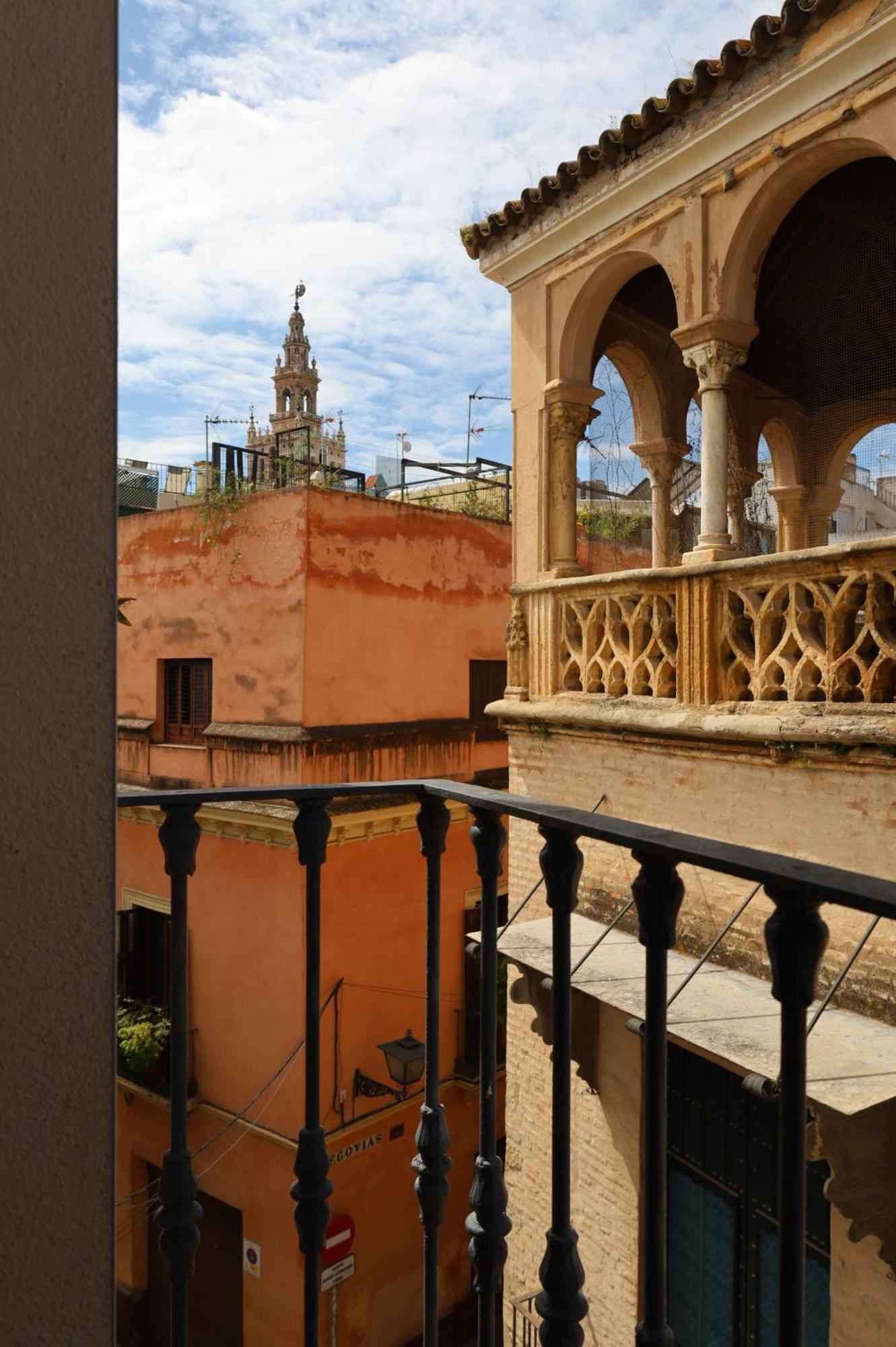 Guzman El Bueno Suites Seville Luaran gambar