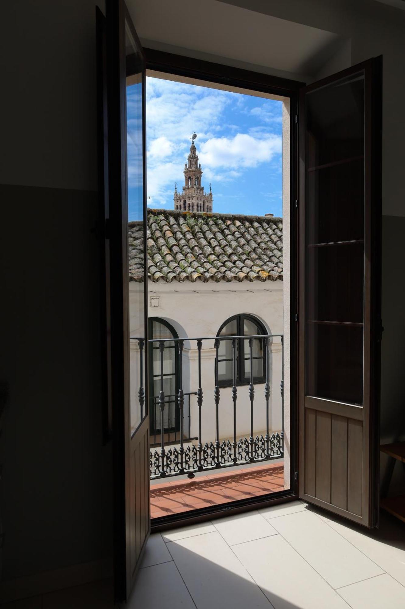 Guzman El Bueno Suites Seville Luaran gambar