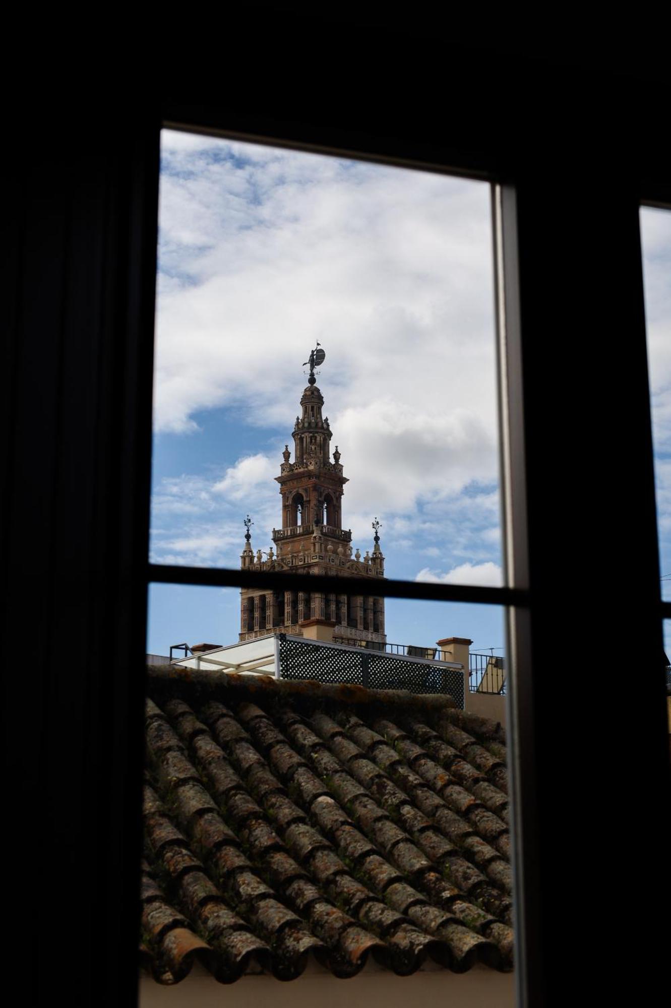 Guzman El Bueno Suites Seville Luaran gambar